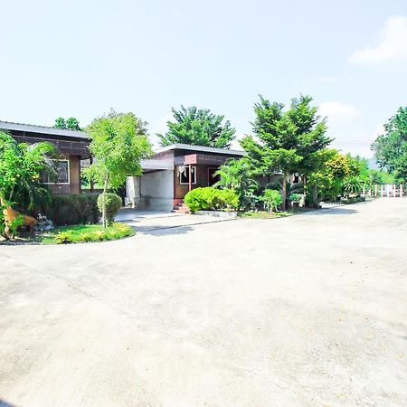 Oyo 354 Ton Hom Resort & Villa HHQ Exterior foto